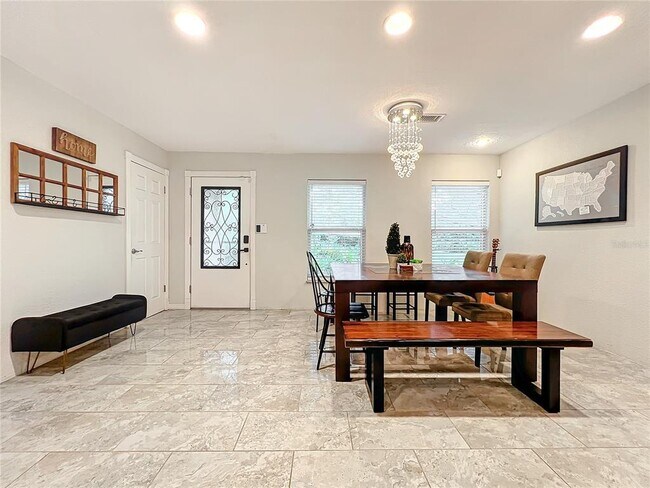 Building Photo - 1207 Quintuplet Ct