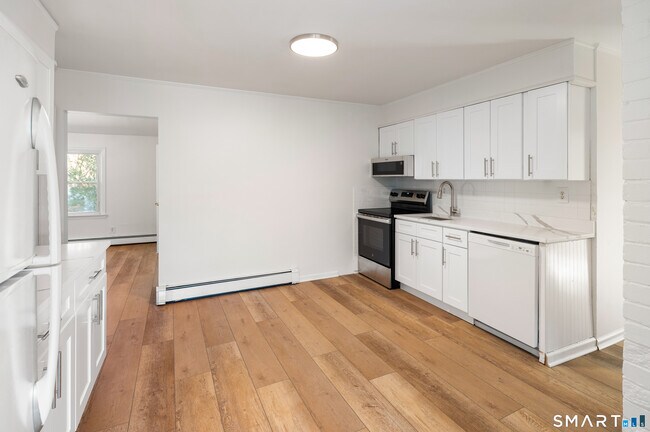 Foto del edificio - 1329 Stillwater Rd