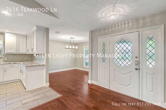 Foto del edificio - 2416 Teakwood Ln