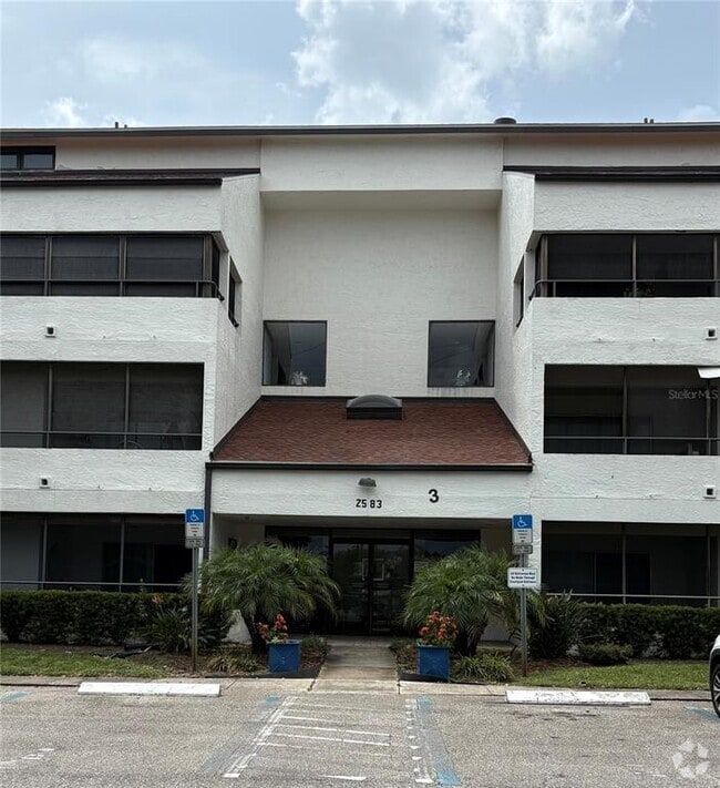 Building Photo - 2583 Countryside Blvd
