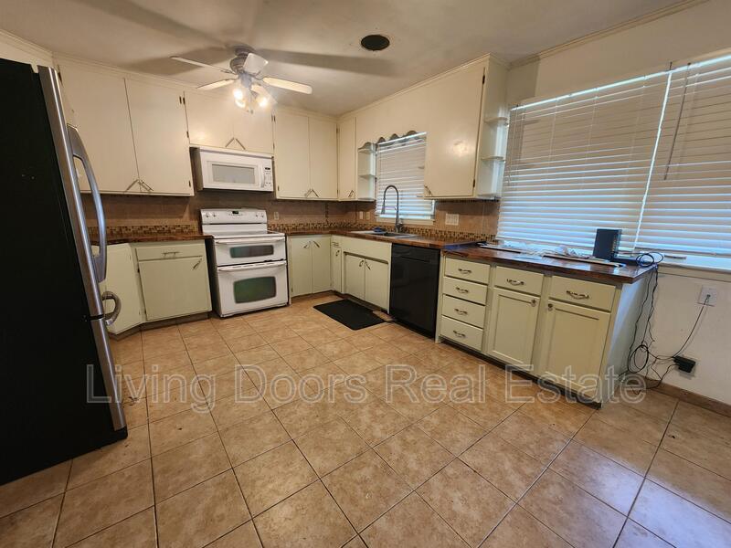Primary Photo - 3870 Steele Ave