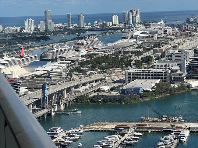 Foto del edificio - 159 NE 6th St