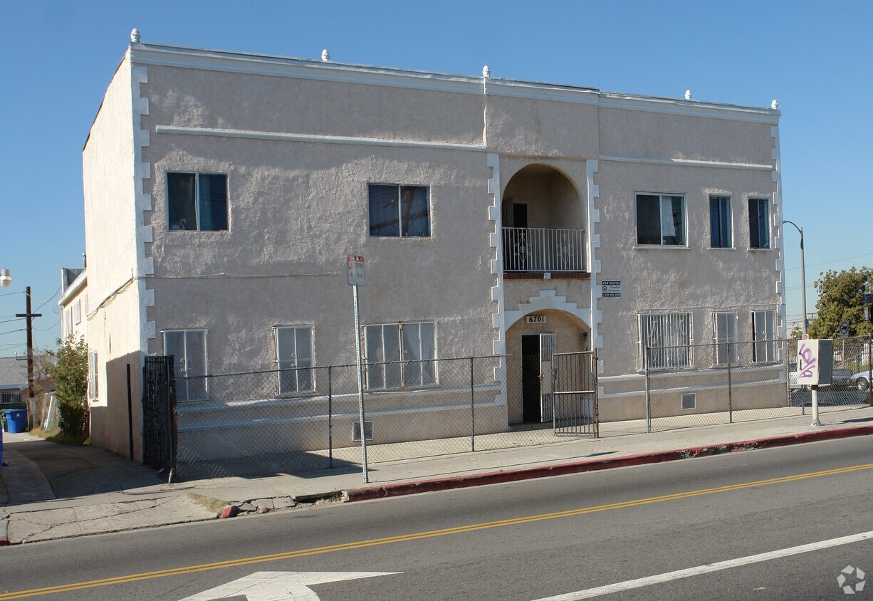 Building Photo - 6701 S San Pedro St