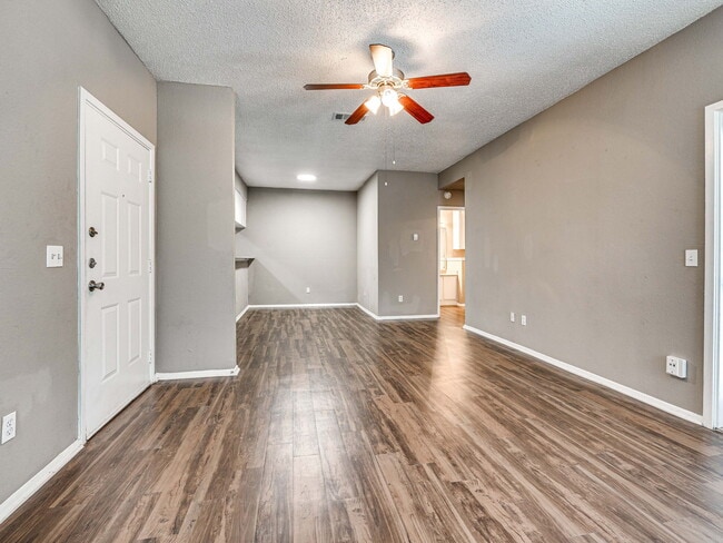 Building Photo - Bear Creek Villas