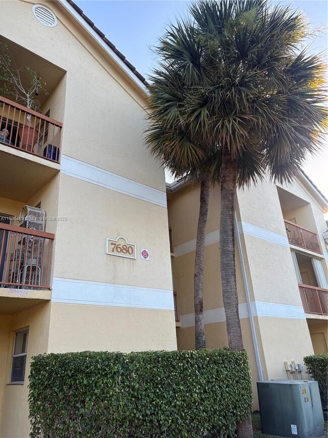 Building Photo - 7680 Westwood Dr