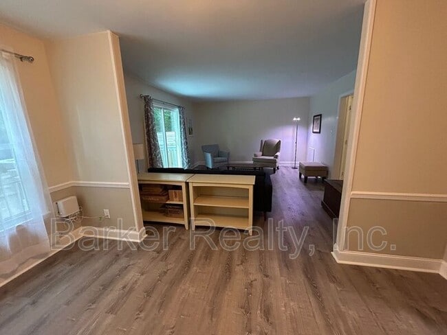 Foto del edificio - 1215 Collington Dr