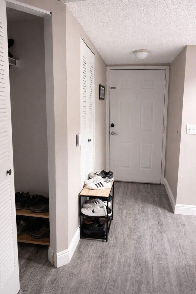 Photo - 5065 Wiles Rd House