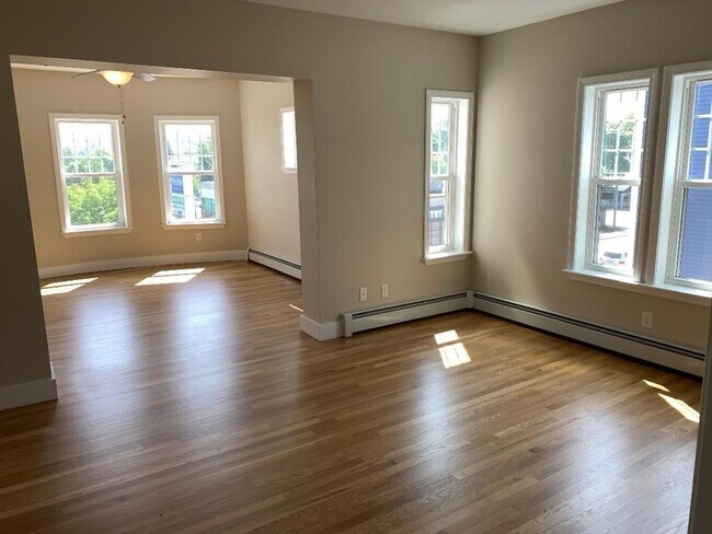 Foto del edificio - 539 Southbridge St