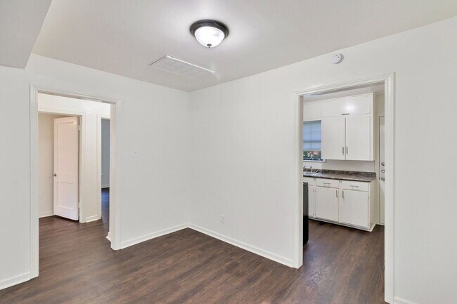 Foto del edificio - 8726 Eldon Dr