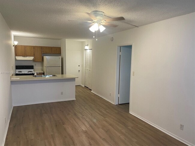 Building Photo - 2401 Riverside Dr