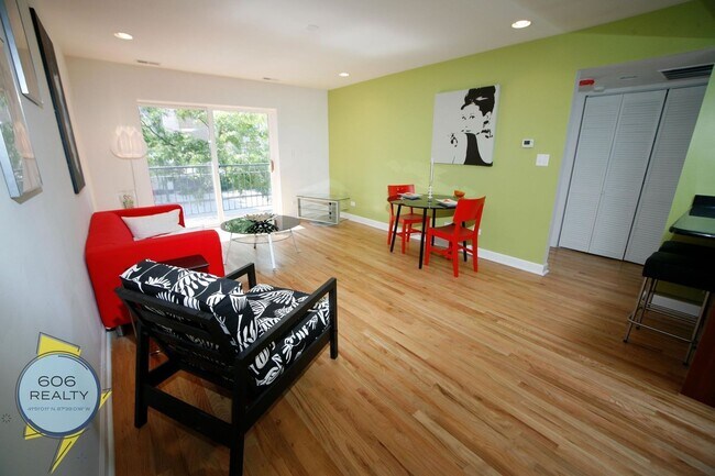 Foto del edificio - 6954 N Greenview Ave