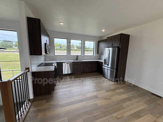 Building Photo - 1371 Keosauqua Way