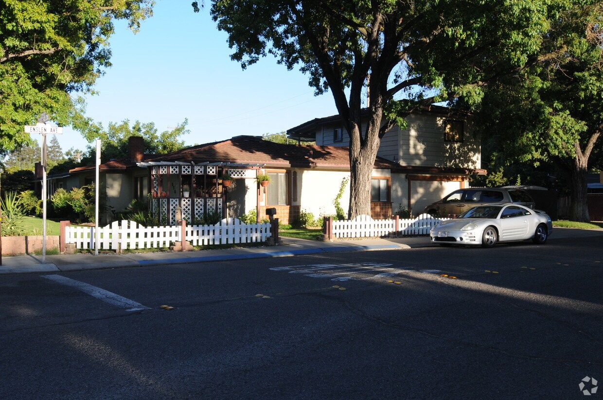 Foto del edificio - 518 Granger Ave