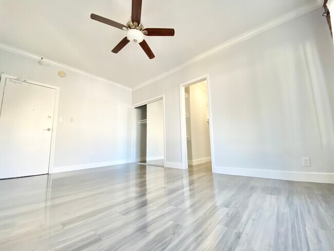 Foto del edificio - 238 S Mariposa Ave Los Angeles, CA 90004
