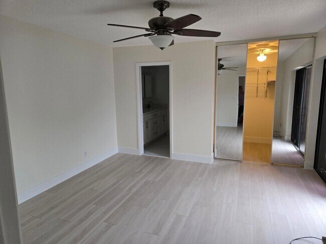 Foto del edificio - 2802 SW 12th St
