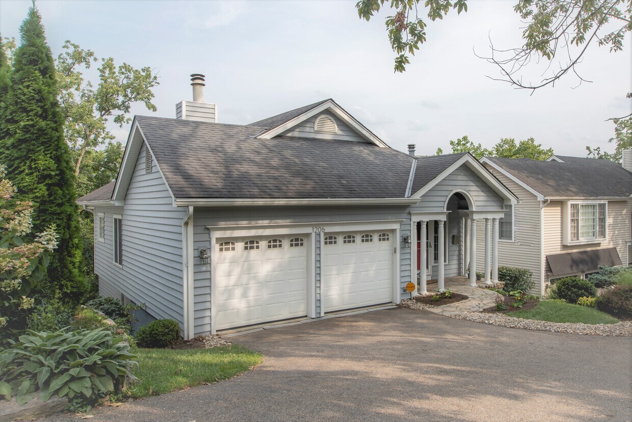 1206 Tannehill Ln, Cincinnati, OH 45208 House Rental in Cincinnati
