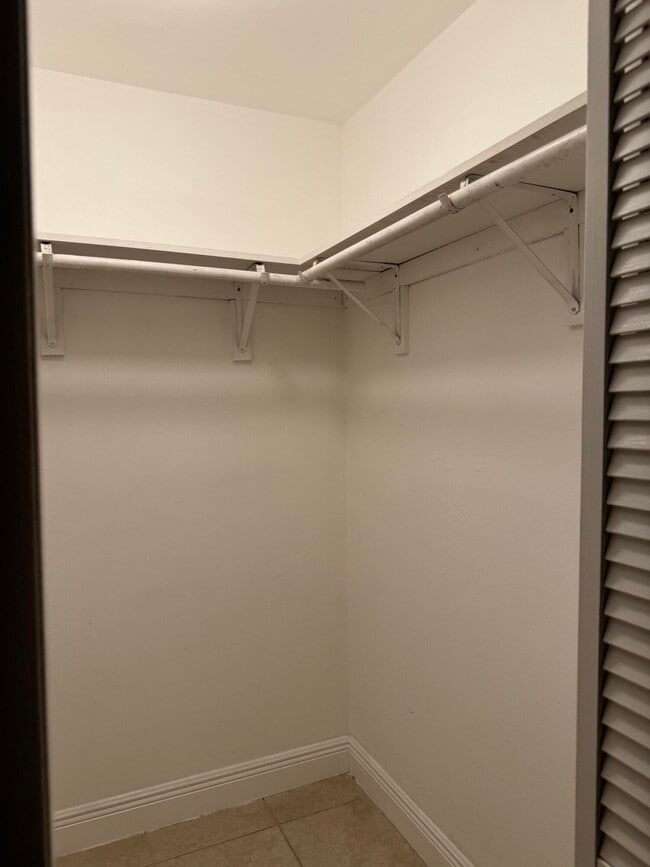 Foto del edificio - 3451 48th Ln S