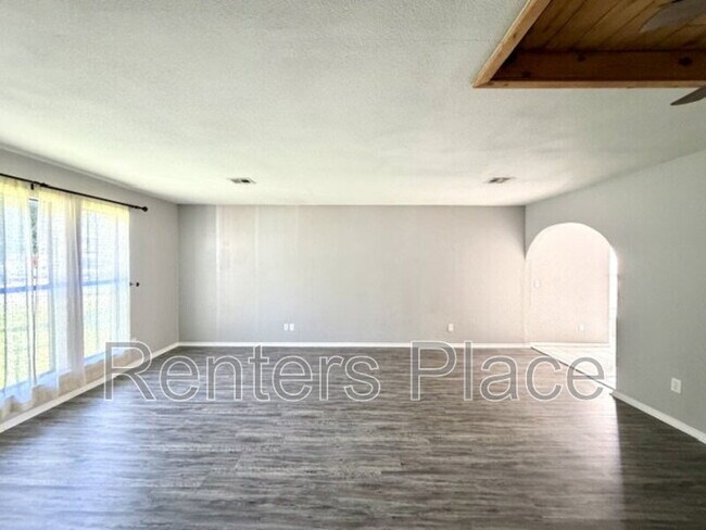 Foto del edificio - 444 West 147th Pl S