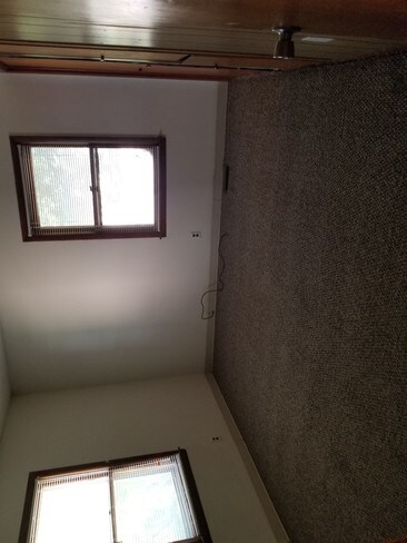 Building Photo - 114 W Lindburg St