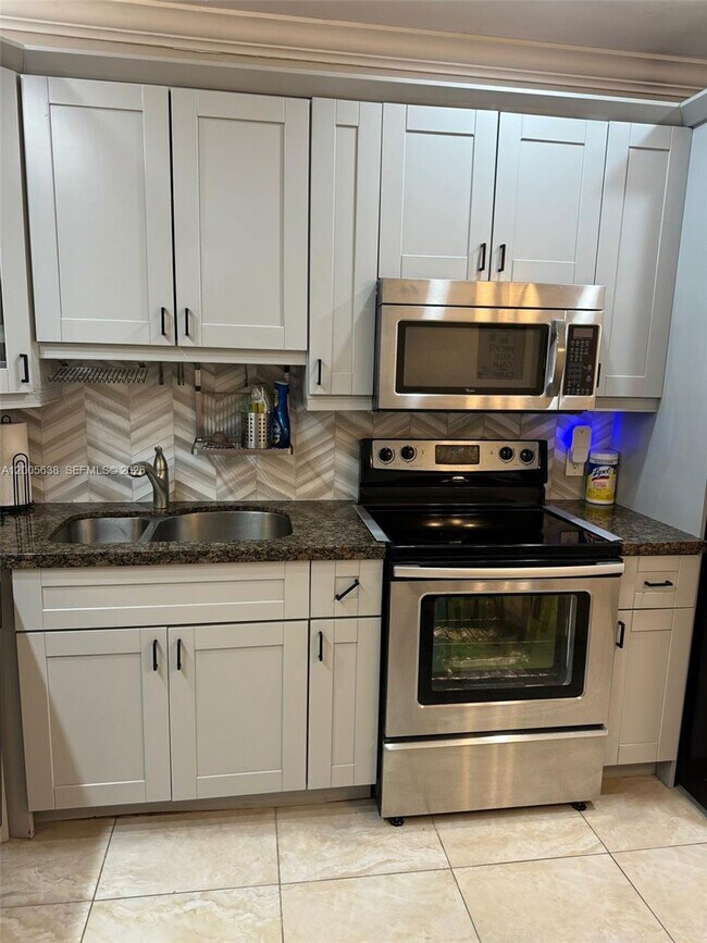 Foto del edificio - 3725 S Ocean Dr