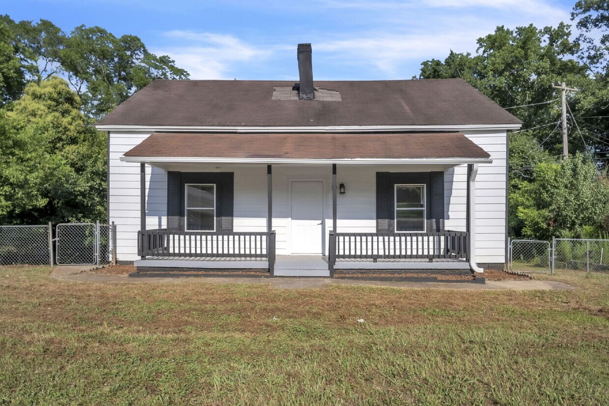 Foto principal - Updated 2-Bedroom Mill Home in Anderson, S...