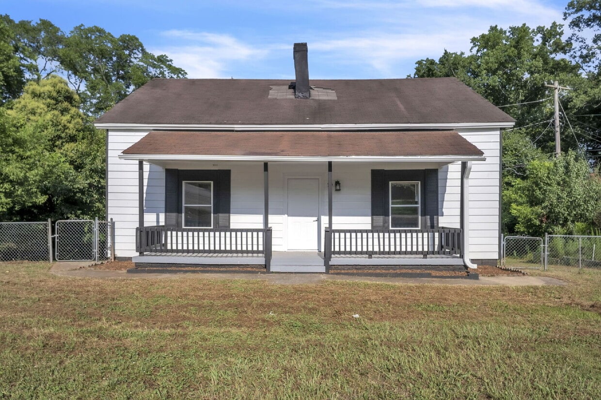Primary Photo - Updated 2-Bedroom Mill Home in Anderson, S...