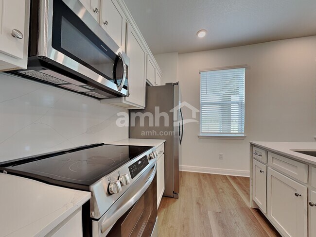 Foto del edificio - 6781 Atlantic Bch Ave