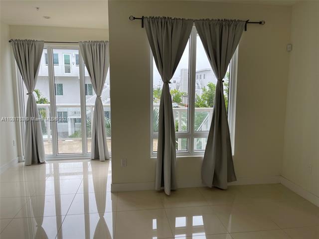 Foto del edificio - 6415 NW 102nd Path