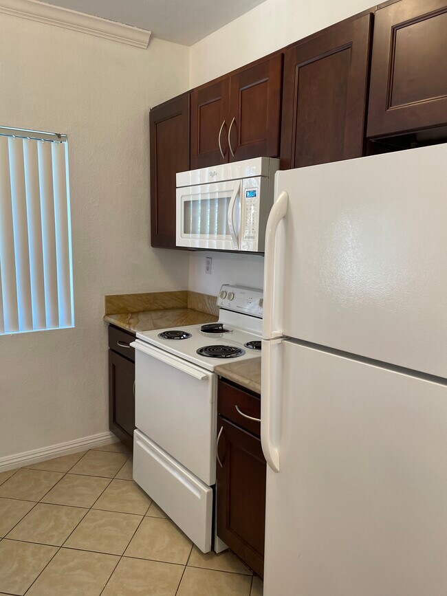Kitchen - 7632 Topanga Canyon Blvd