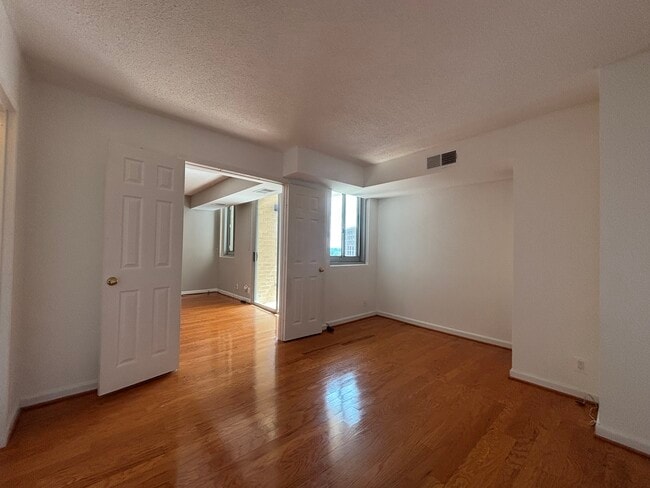 Building Photo - 4601 N Park Ave