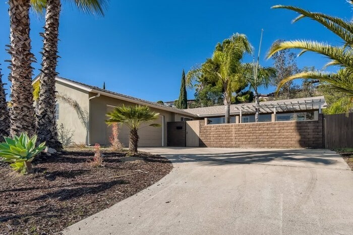 Primary Photo - 12538 Robison Blvd, Poway, CA, 92064