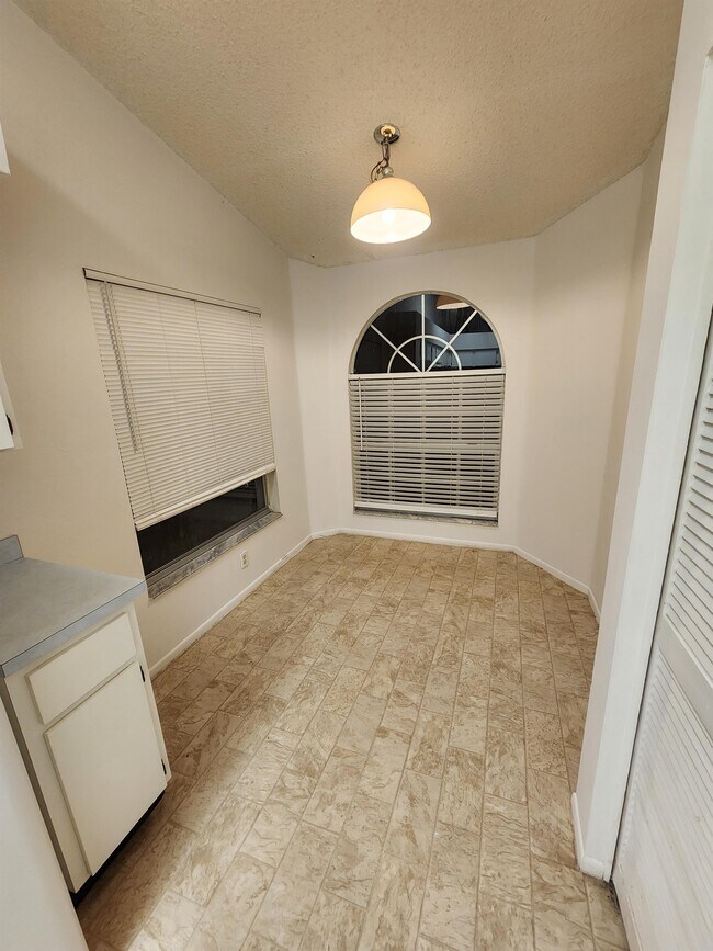 Building Photo - 13612 Laraway Dr