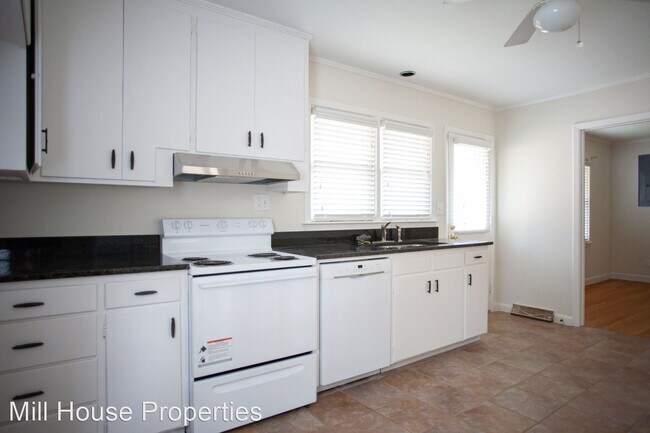 Foto del edificio - 3 br, 1 bath House - 1108 Mount Carmel Chu...