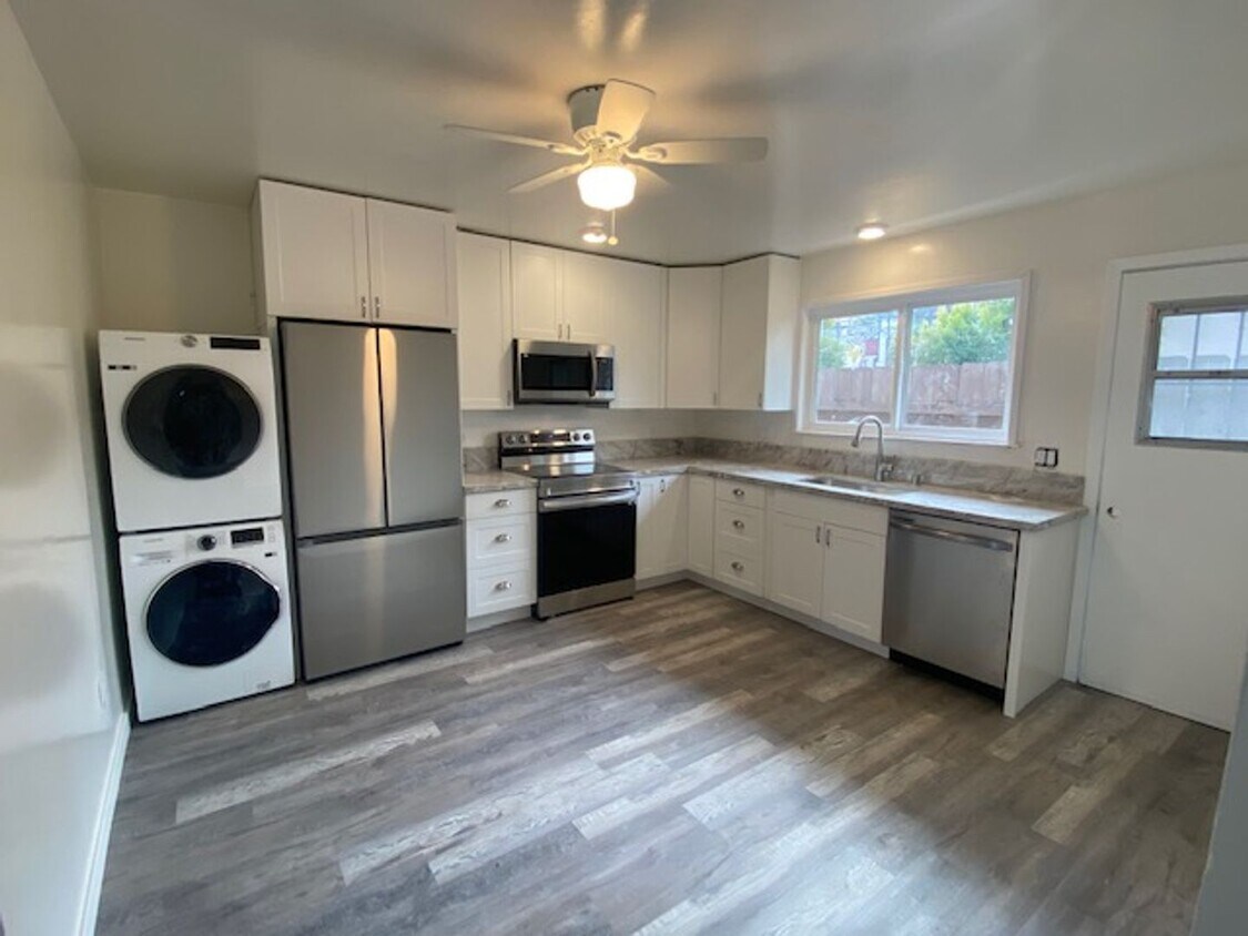 Foto principal - 8320-8322 Fresno Avenue