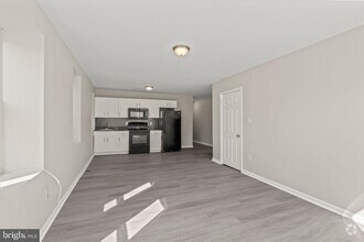 Building Photo - 1018 S 52nd St
