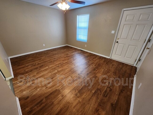 Building Photo - 2470 E Clayton Dr