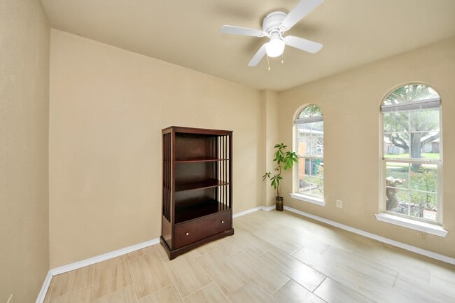 Building Photo - 130 Thunder Basin Dr