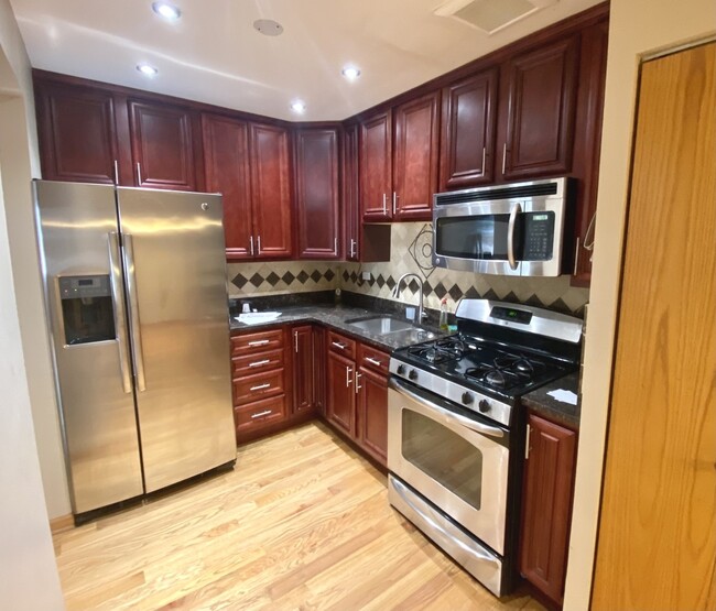 Foto del edificio - 5306 N Cumberland Ave