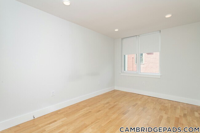 Foto del edificio - 334 Harvard St