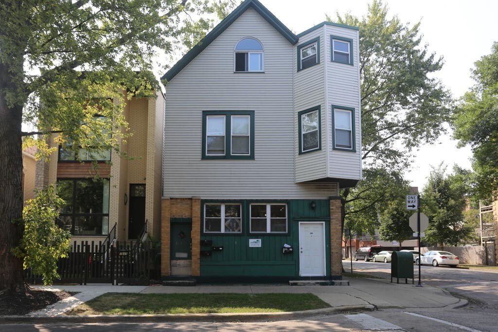 Foto principal - 1847 W Melrose St
