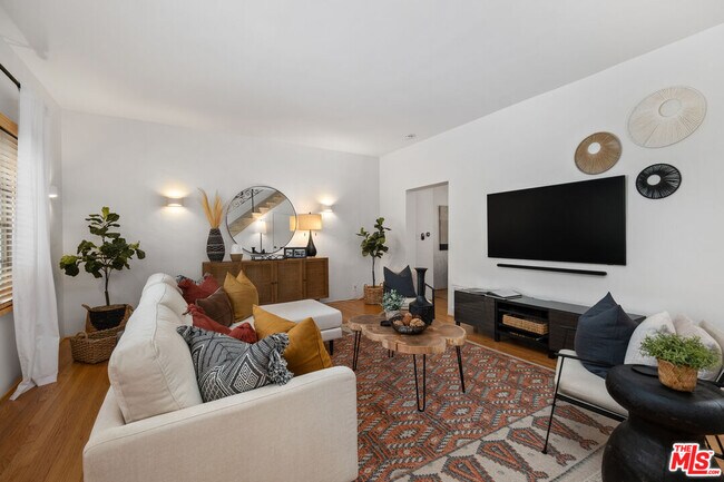 Foto del edificio - 464 N Harper Ave