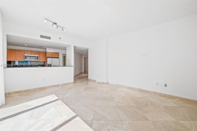 Building Photo - 1050 Brickell Ave