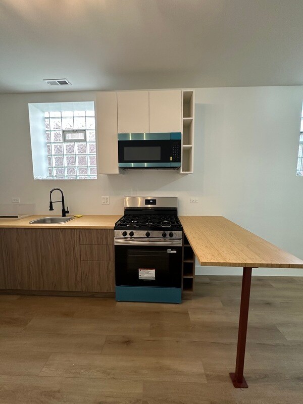 Foto del edificio - 3243 W Thomas St