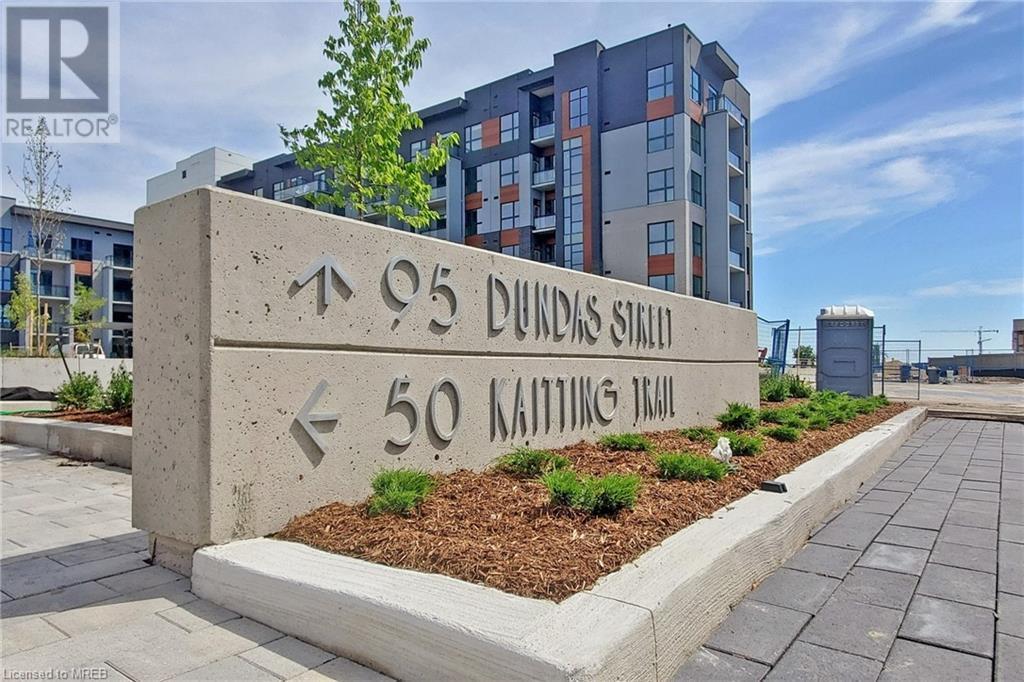 95 Dundas St W, Oakville, ON L6M 5N4 House for Rent in Oakville, ON