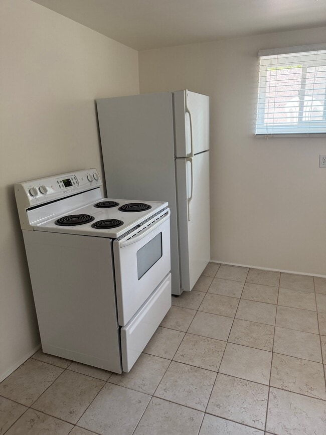Building Photo - 934 E 600 S