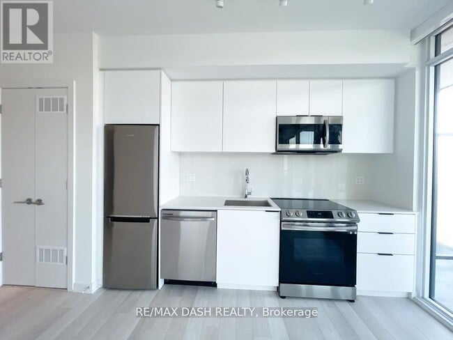 Building Photo - 48 Power St