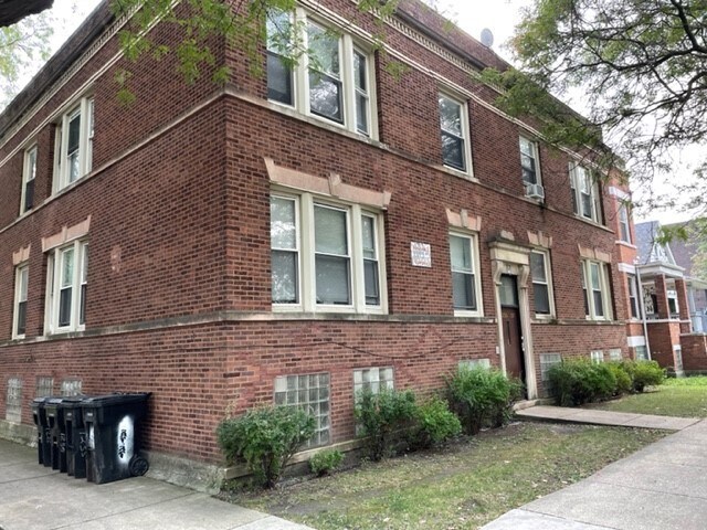 Primary Photo - 1235 W Marquette Rd