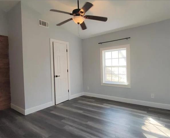 Foto del edificio - 180 Ripple Creek Dr