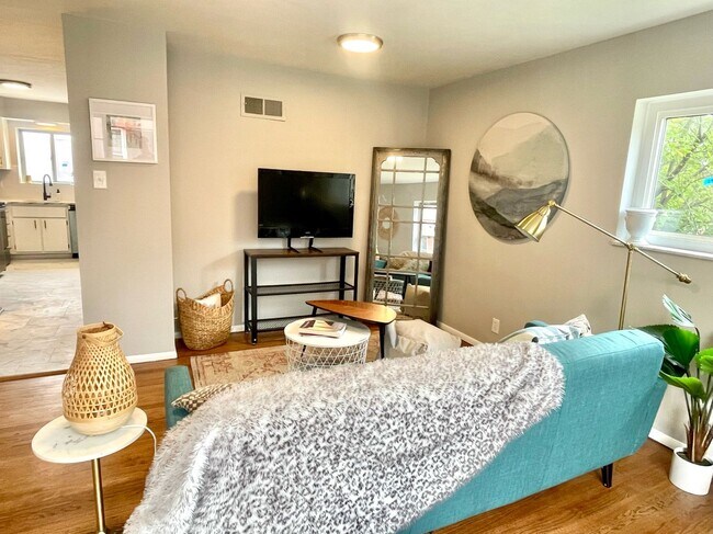 Foto del edificio - 5443 Chippewa St