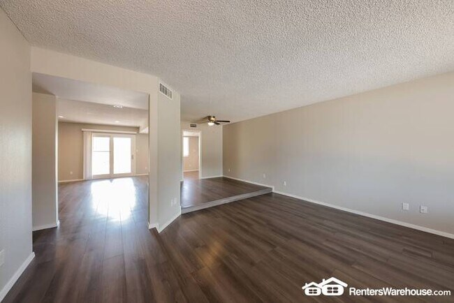 Building Photo - Updated North Phoenix Home.